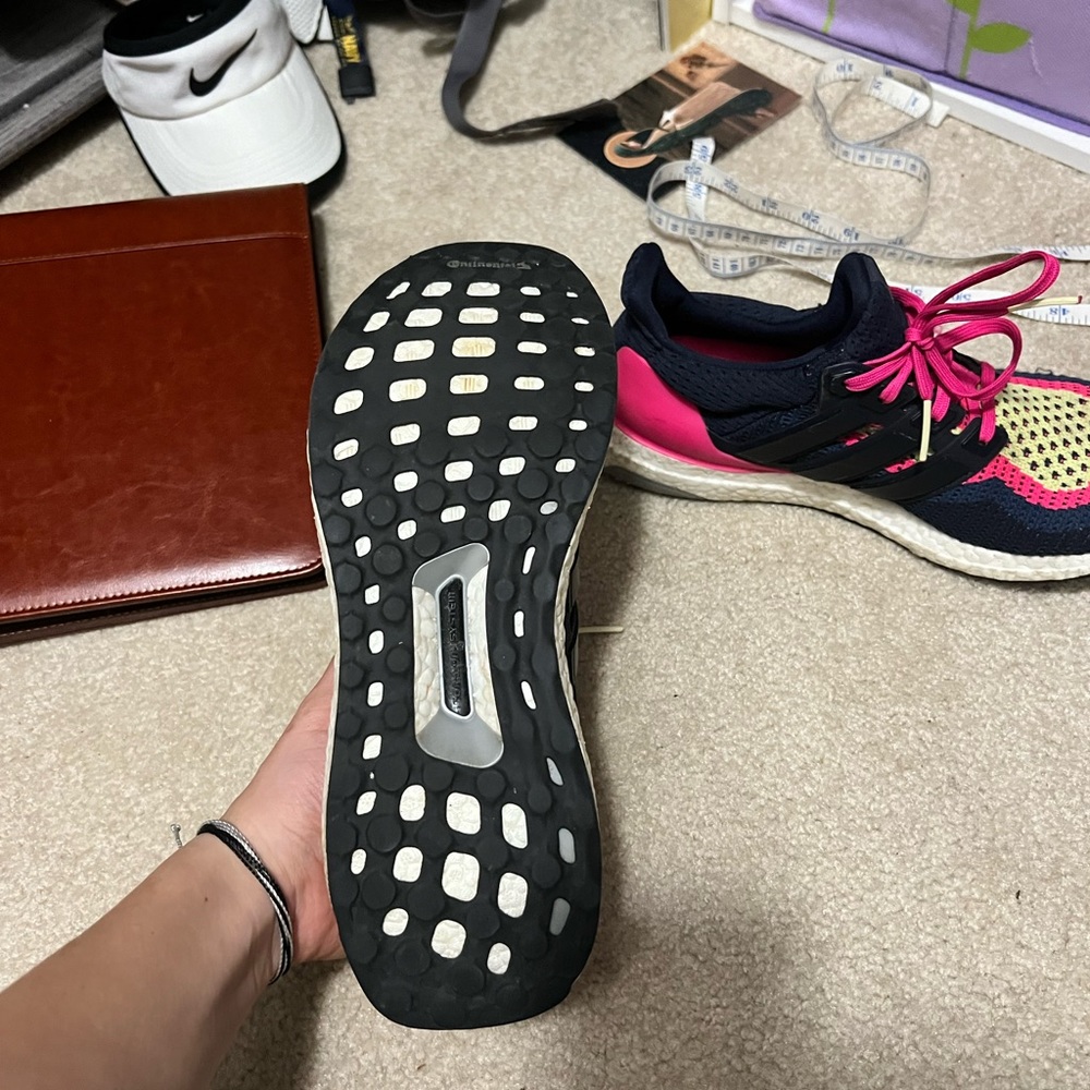 Adidas Ultraboost dna size 9.5 women’s - Picture 2 of 2
